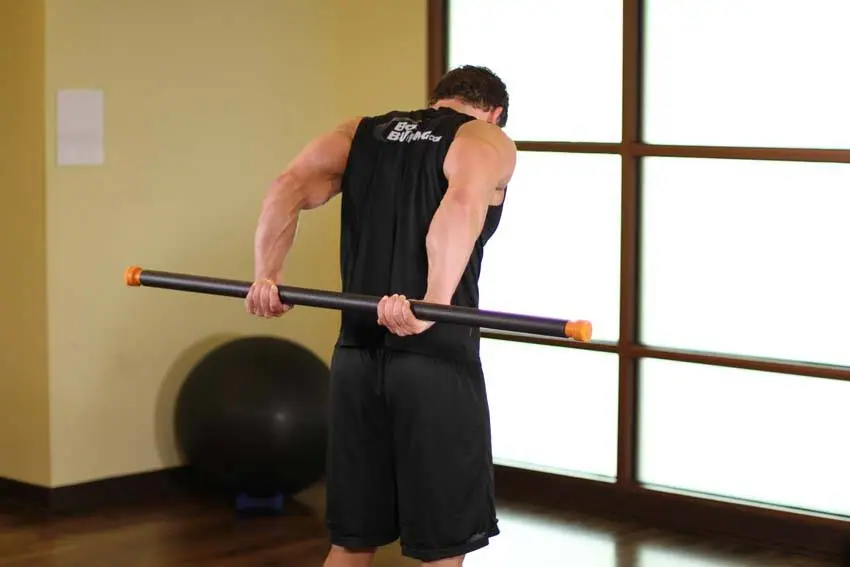 Round The World Shoulder Stretch — posisi akhir