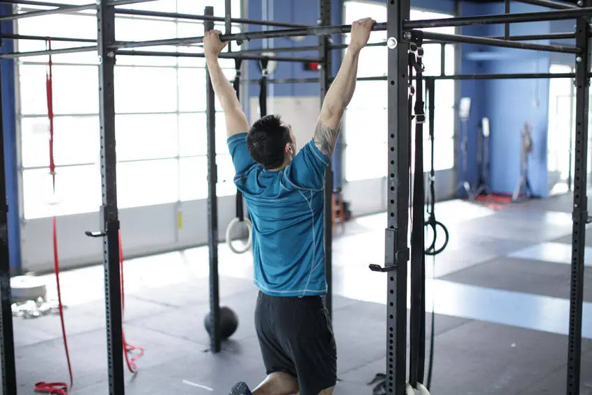 Scapular Pull-Up — posisi awal
