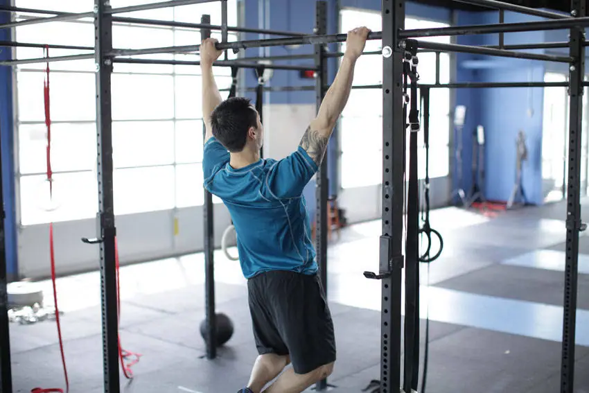 Scapular Pull-Up — posisi akhir