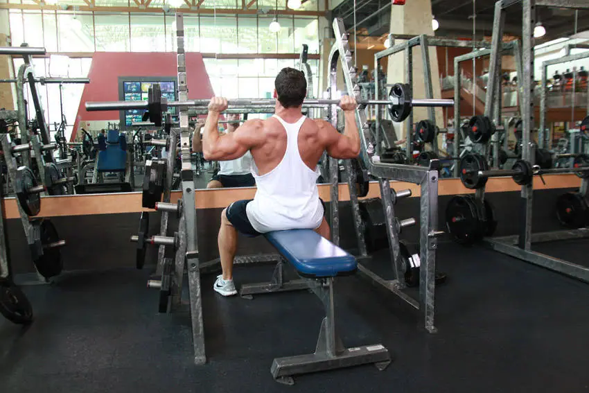 Seated Barbell Military Press — posisi awal