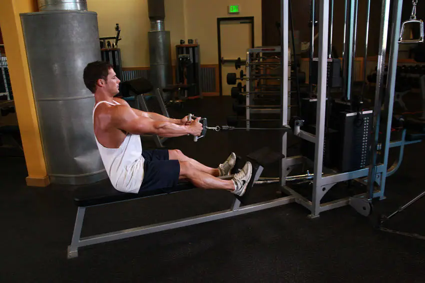 Seated Cable Rows — posisi awal