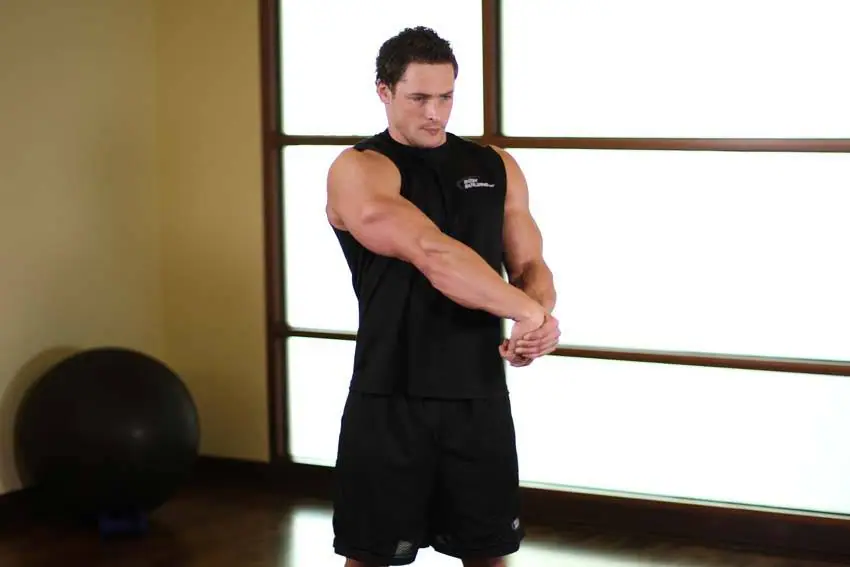 Side Wrist Pull — posisi awal