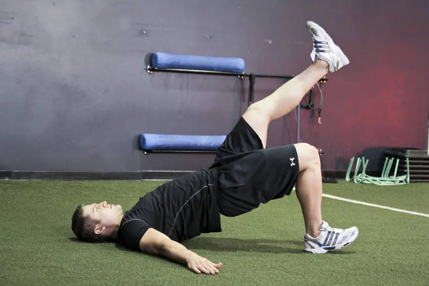 Single Leg Glute Bridge — posisi akhir