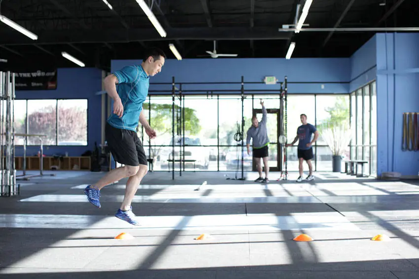 Single-Leg Hop Progression — posisi akhir