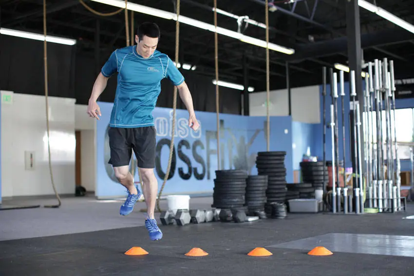 Single-Leg Lateral Hop — posisi akhir