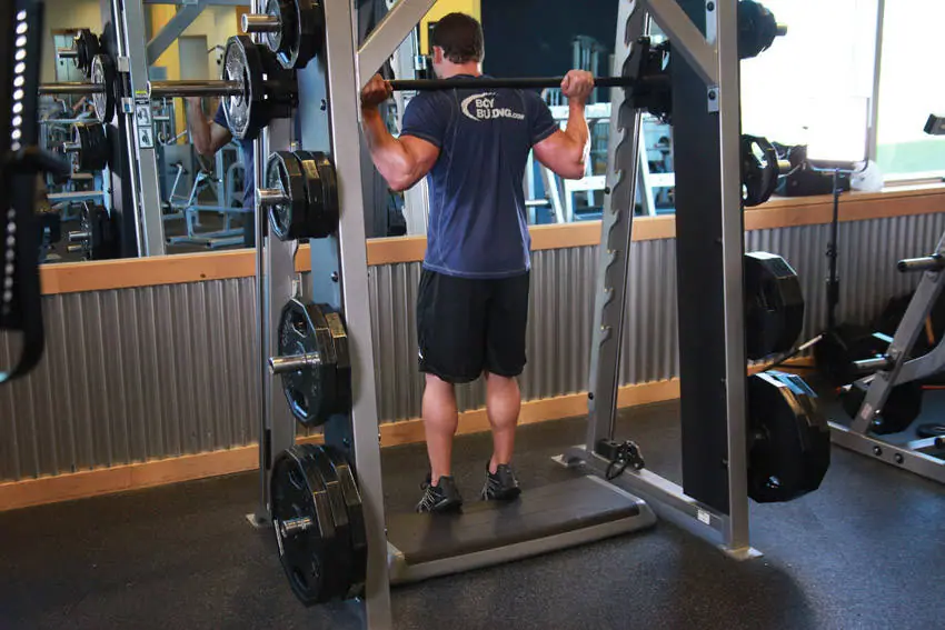 Smith Machine Reverse Calf Raises — posisi akhir