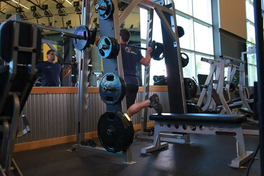 Smith Single-Leg Split Squat — posisi awal
