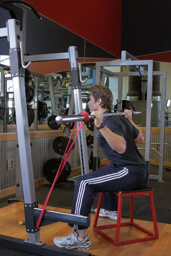 Speed Box Squat — posisi akhir