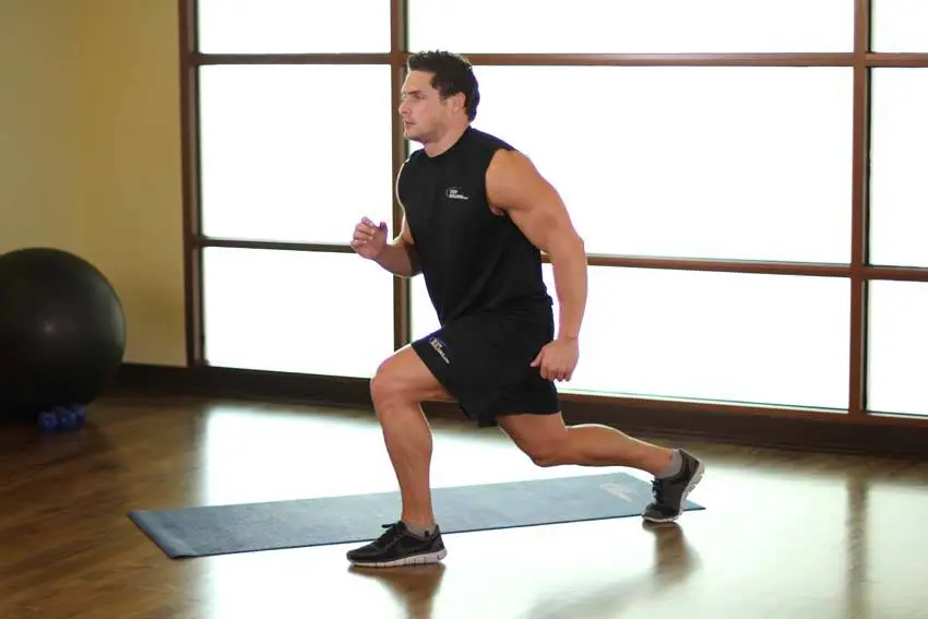 Split Squats — posisi akhir