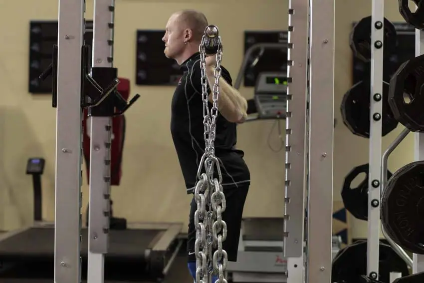 Squat with Chains — posisi awal