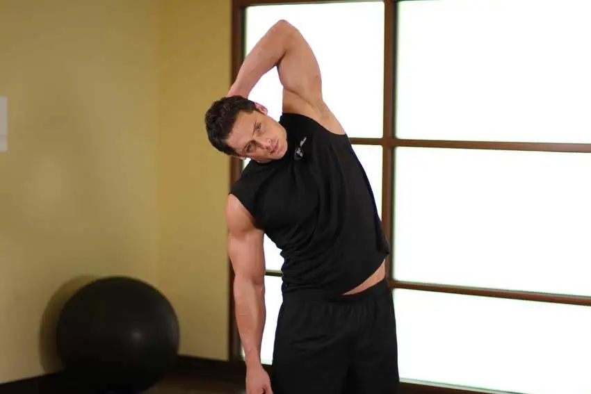 Standing Lateral Stretch — posisi akhir