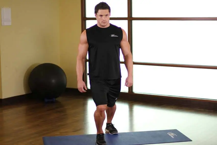 Standing Soleus And Achilles Stretch — posisi akhir