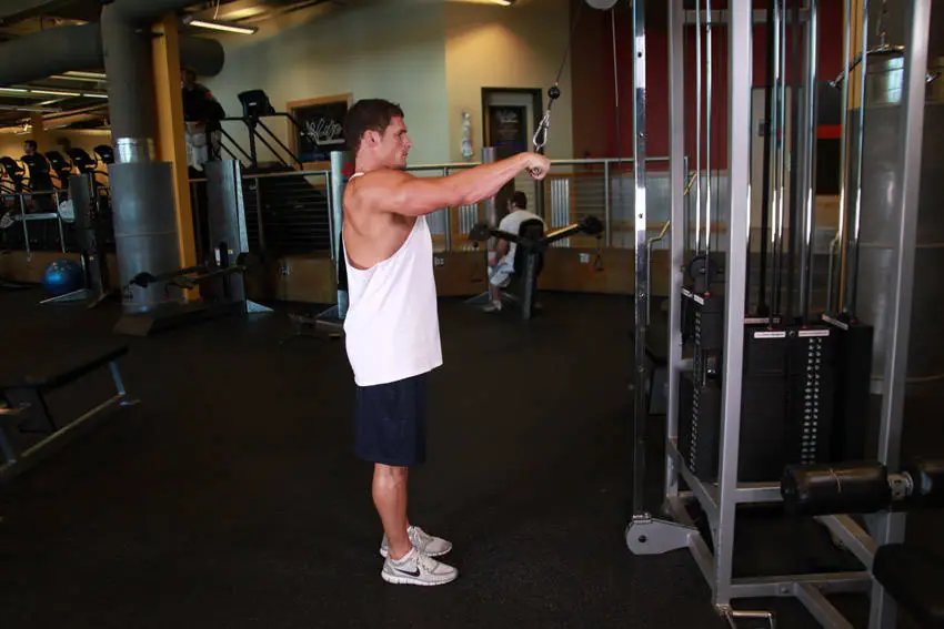 Straight-Arm Pulldown — posisi awal