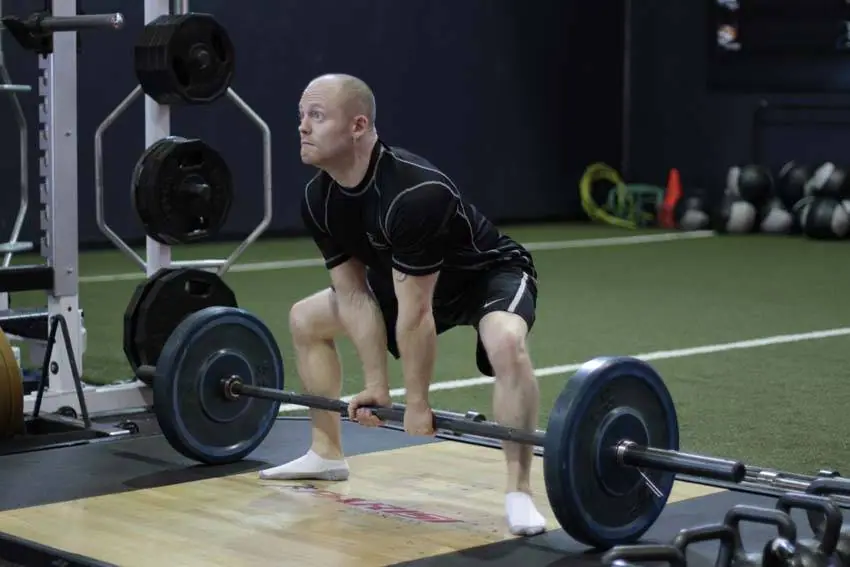 Sumo Deadlift — posisi awal