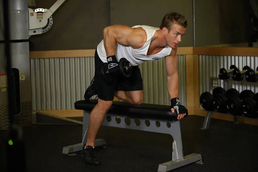 Tricep Dumbbell Kickback — posisi akhir