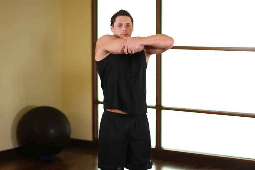 Tricep Side Stretch — posisi akhir