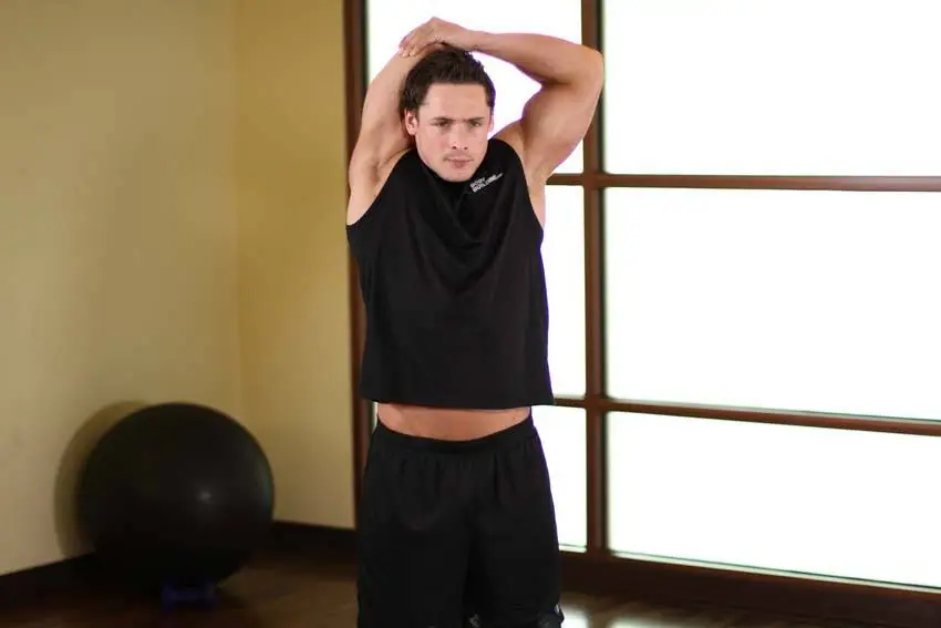 Triceps Stretch — posisi akhir