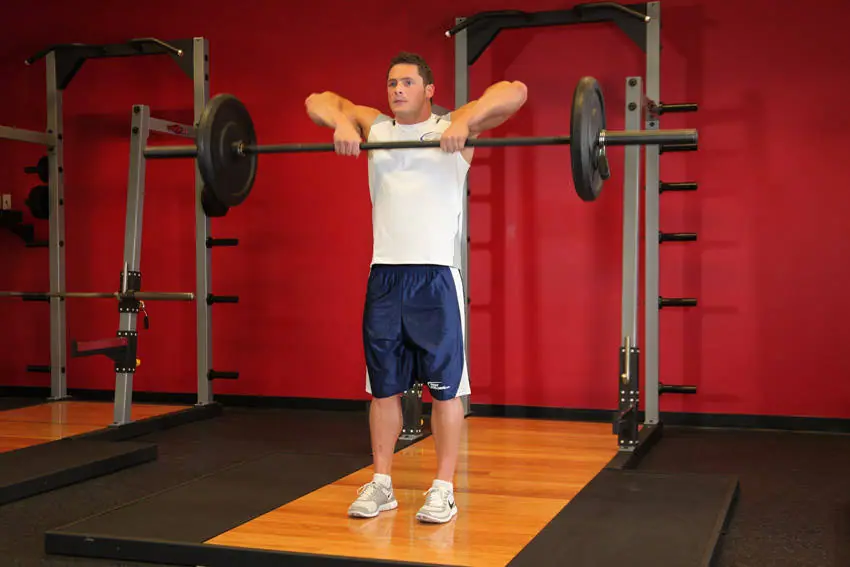 Upright Barbell Row — posisi awal