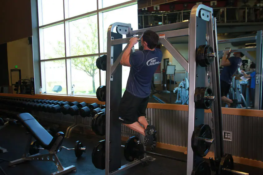 V-Bar Pullup — posisi awal