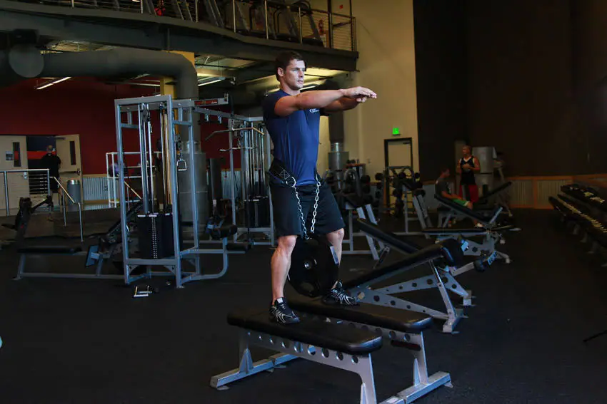 Weighted Squat — posisi awal