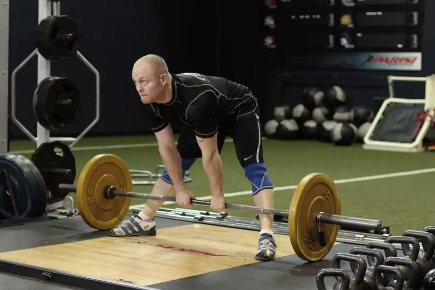 Wide Stance Stiff Legs — posisi awal
