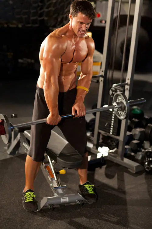 Wrist Rotations with Straight Bar — posisi awal